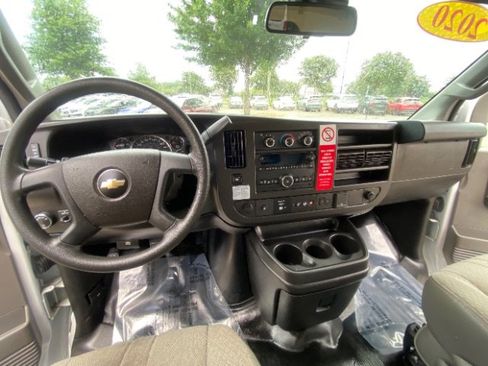 Used 2020 Chevrolet Express 2500 RWD image 20