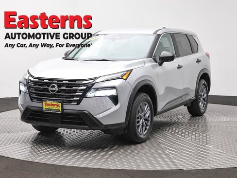 Used 2024 Nissan Rogue S AWD/4WD image 1