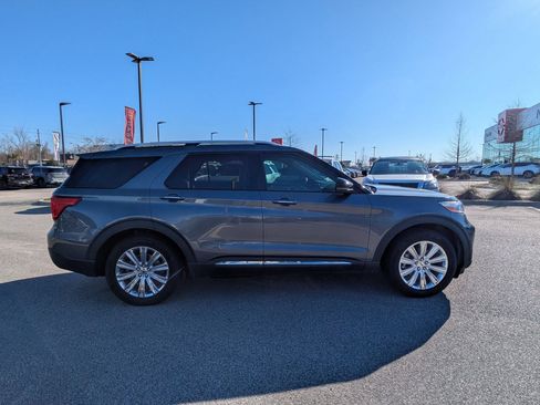 Used 2021 Ford Explorer Limited w/ Equipment Group 301A image 2