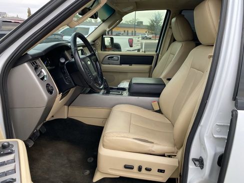 Used 2016 Ford Expedition EL XLT w/ Equipment Group 202A RWD image 31