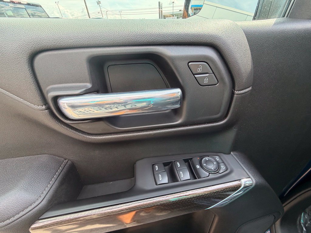 Used 2022 Chevrolet Silverado 1500 RST AWD/4WD image 25