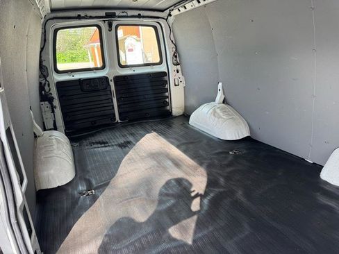 Used 2023 GMC Savana 2500 Extended w/ Driver Convenience Package image 12