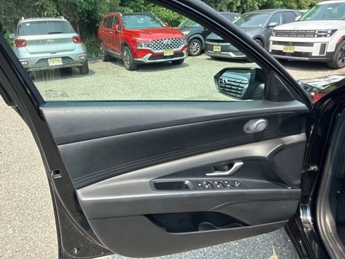 Used 2023 Hyundai Elantra SEL FWD image 31