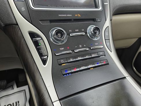 Used 2020 Lincoln Nautilus Reserve AWD/4WD image 12