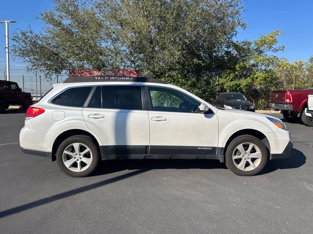 Used 2013 Subaru Outback 2.5i Premium AWD/4WD image 4