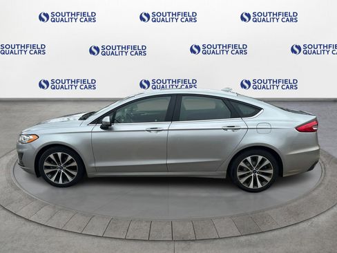 Used 2020 Ford Fusion SE image 3