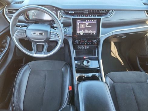 Used 2023 Jeep Grand Cherokee Altitude image 10