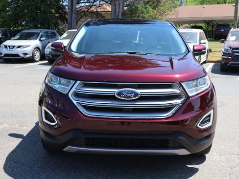 Used 2017 Ford Edge Titanium w/ Equipment Group 301A FWD image 2