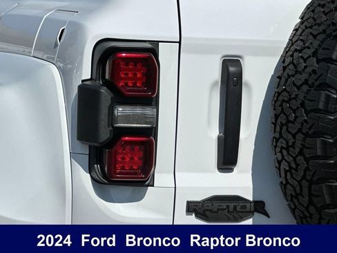 Used 2024 Ford Bronco Raptor w/ Interior Carbon Fiber Pack 6 AWD/4WD image 40