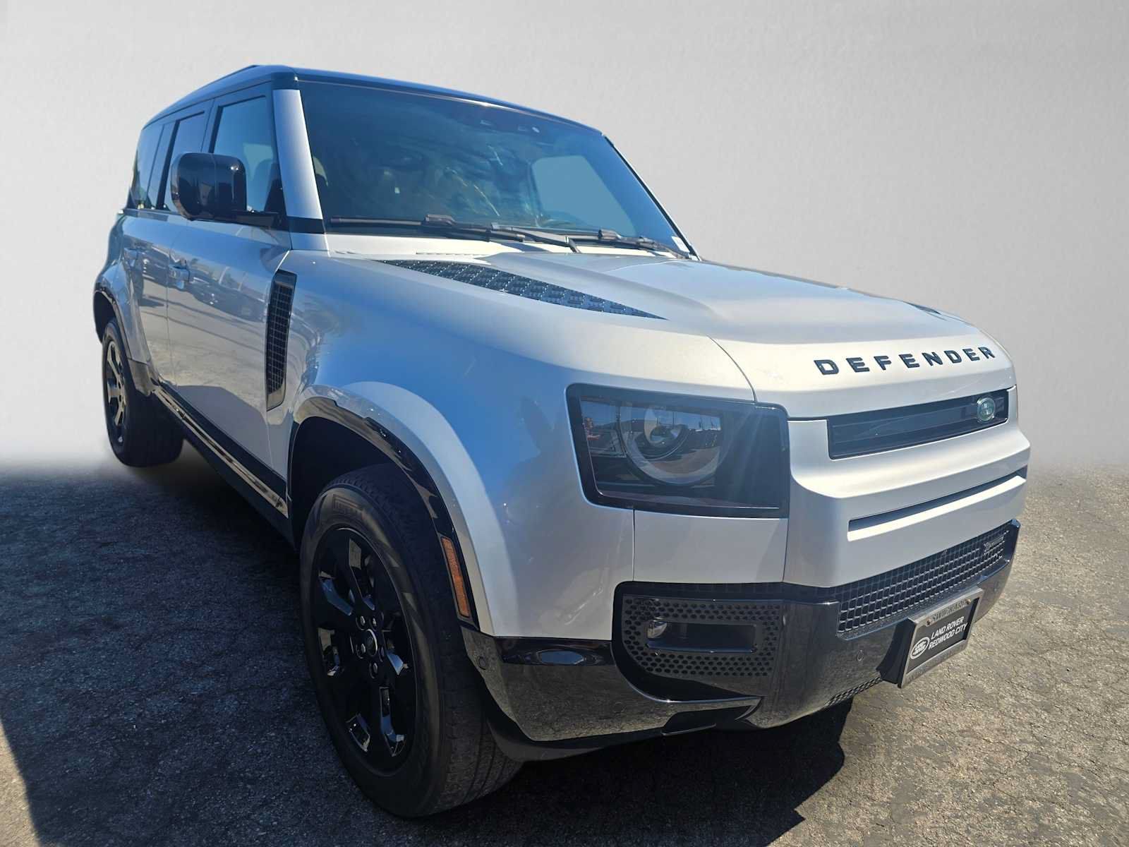 Used 2023 Land Rover Defender 110 X-Dynamic SE AWD/4WD image 7