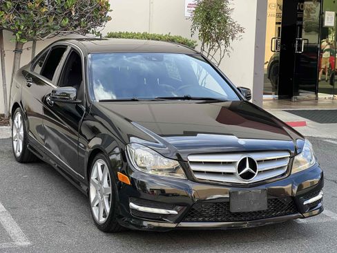 Used 2012 Mercedes-Benz C 250 Sedan image 3