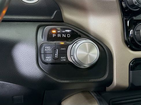 Used 2019 RAM 1500 Laramie AWD/4WD image 11
