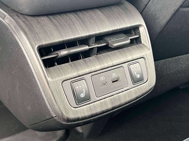 Used 2024 Nissan Ariya AWD image 15