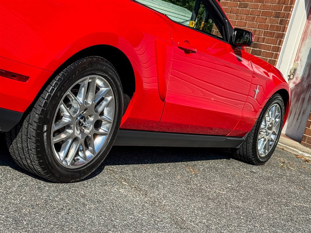 Used 2012 Ford Mustang Premium RWD image 37