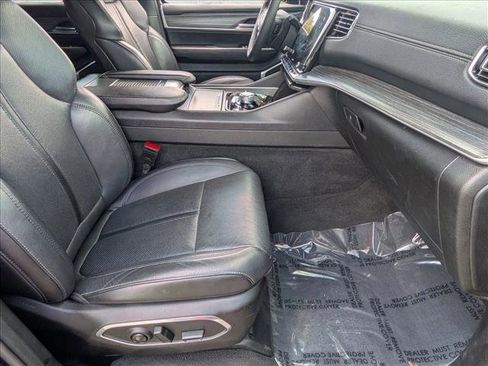 Used 2024 Jeep Wagoneer L Series II w/ Flexible Seating Group image 22