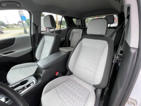 Certified 2024 Chevrolet Equinox LS w/ LS Convenience Package FWD image 17