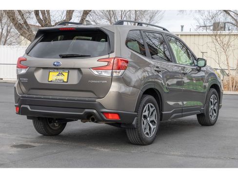 Used 2019 Subaru Forester Premium image 3