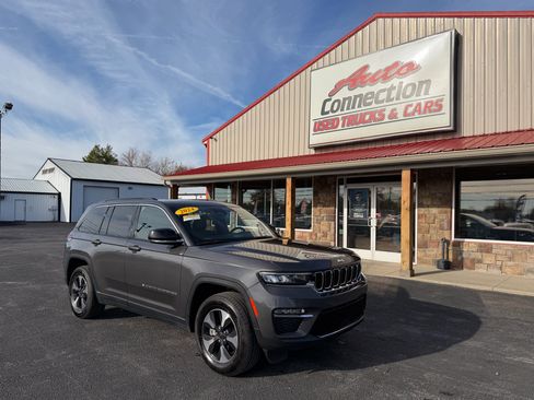 Used 2024 Jeep Grand Cherokee Limited 4xe image 2