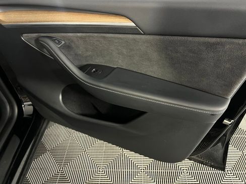 Used 2023 Tesla Model Y Long Range image 33