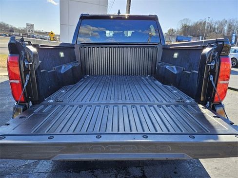 Used 2024 Toyota Tacoma 4x4 Double Cab image 13