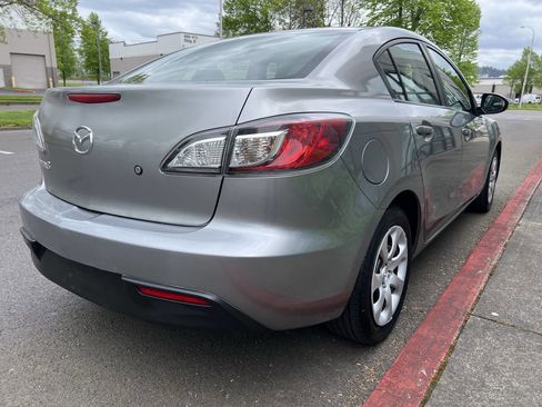 Used 2010 MAZDA MAZDA3 i Sport image 3