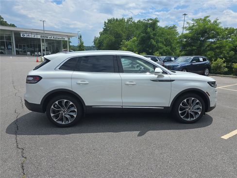 Used 2023 Lincoln Nautilus Reserve w/ Equipment Group 201A AWD/4WD image 2