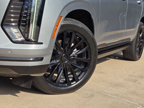 Used 2025 Cadillac Escalade Sport Platinum AWD/4WD image 8
