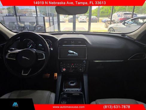 Used 2019 Jaguar F-PACE Prestige AWD/4WD image 17