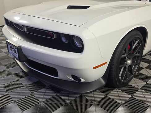 Used 2018 Dodge Challenger R/T Scat Pack w/ Driver Convenience Group image 14