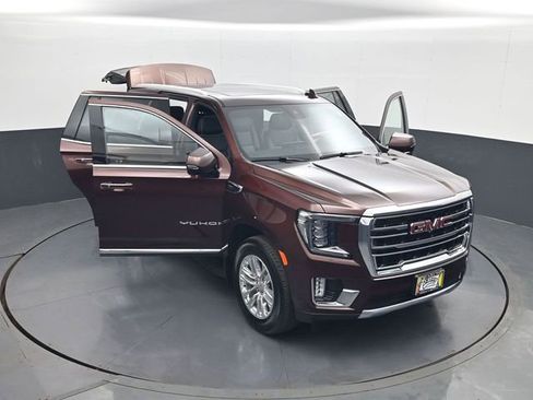 Used 2023 GMC Yukon SLT w/ SLT Luxury Package AWD/4WD image 30