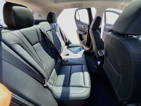 Used 2025 Buick Envision Preferred AWD/4WD image 31
