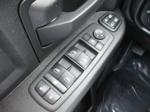 Used 2024 RAM 3500 Tradesman w/ Chrome Appearance Group image 34