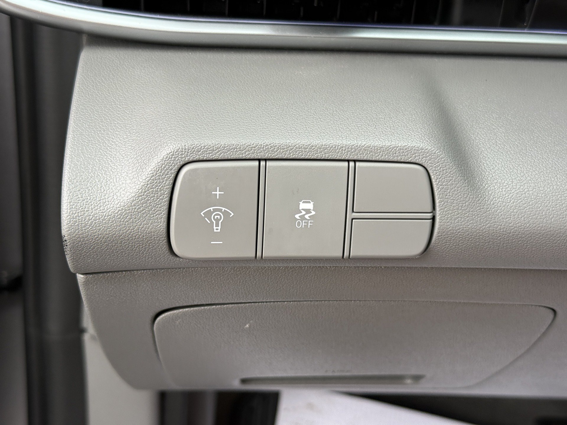Used 2025 Hyundai Elantra SEL FWD image 35