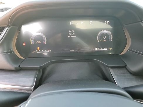 New 2025 Jeep Grand Cherokee L Overland w/ Rear Seat Video Group I AWD/4WD image 16