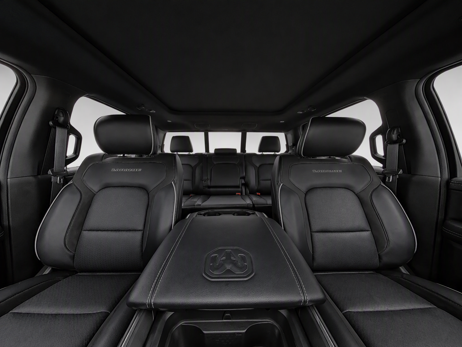 Used 2024 RAM 1500 Laramie AWD/4WD image 9