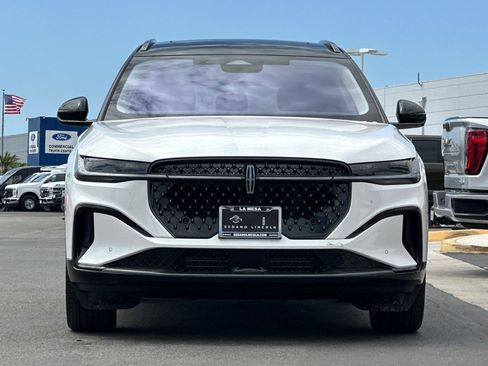 New 2026 Lincoln Nautilus Reserve w/ Jet Appearance Package AWD/4WD image 8