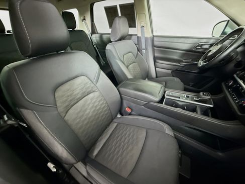 Used 2024 Nissan Pathfinder SV image 35