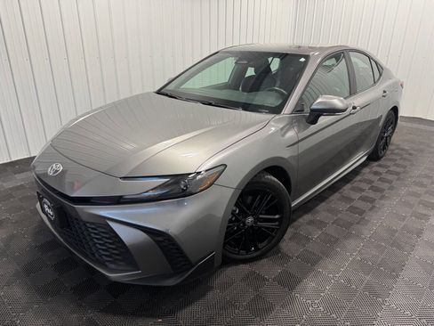 Used 2025 Toyota Camry SE image 46