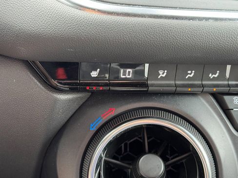 Used 2024 Chevrolet Blazer LT w/ Convenience Package FWD image 22