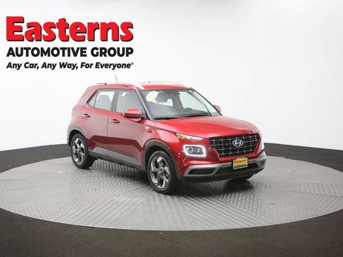 Used 2025 Hyundai Venue Limited image 49