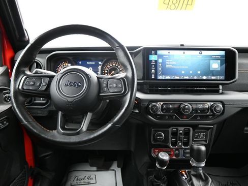 Used 2024 Jeep Gladiator Mojave w/ Convenience Group AWD/4WD image 16