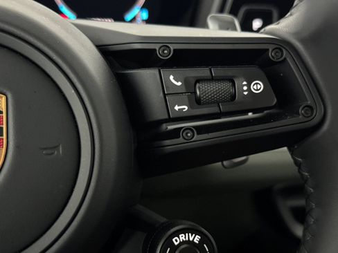 Certified 2025 Porsche Cayenne Coupe image 30