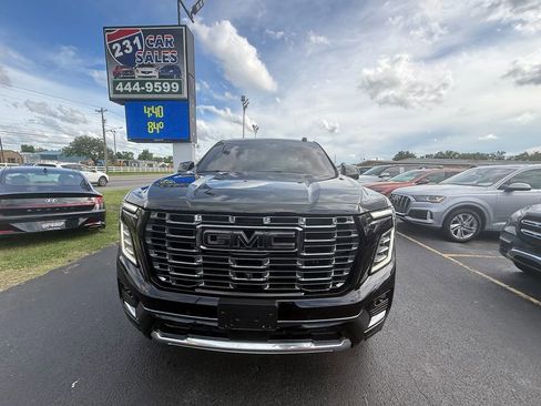 Used 2025 GMC Yukon XL Denali Ultimate w/ LPO, Floor Liner Package AWD/4WD image 9