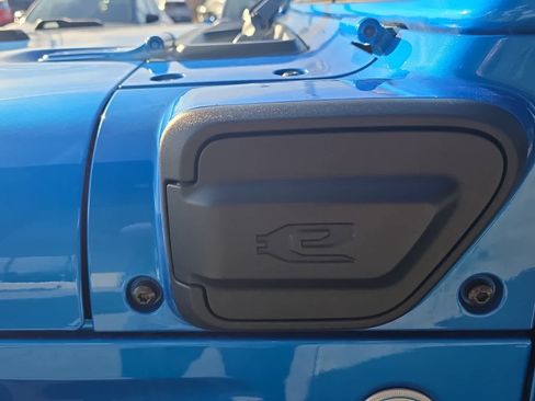 Used 2023 Jeep Wrangler Sahara w/ Cold Weather Group image 11