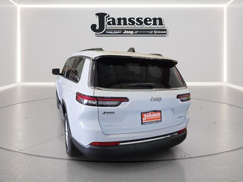 Used 2024 Jeep Grand Cherokee L Laredo w/ Luxury Tech Group I AWD/4WD image 4