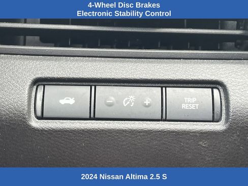 Used 2024 Nissan Altima 2.5 S FWD image 10