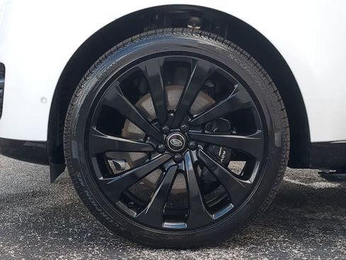 Used 2024 Land Rover Range Rover Autobiography image 13