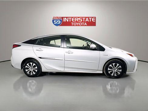 Certified 2022 Toyota Prius LE image 8