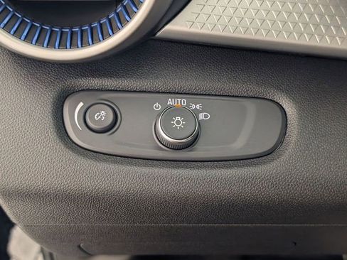 Certified 2024 Chevrolet Trax LS w/ LS Convenience Package FWD image 18