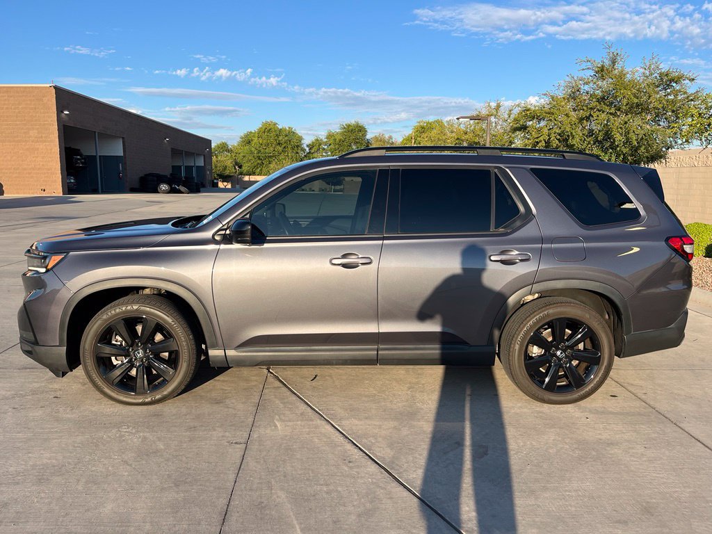 Used 2025 Honda Pilot Black Edition image 10